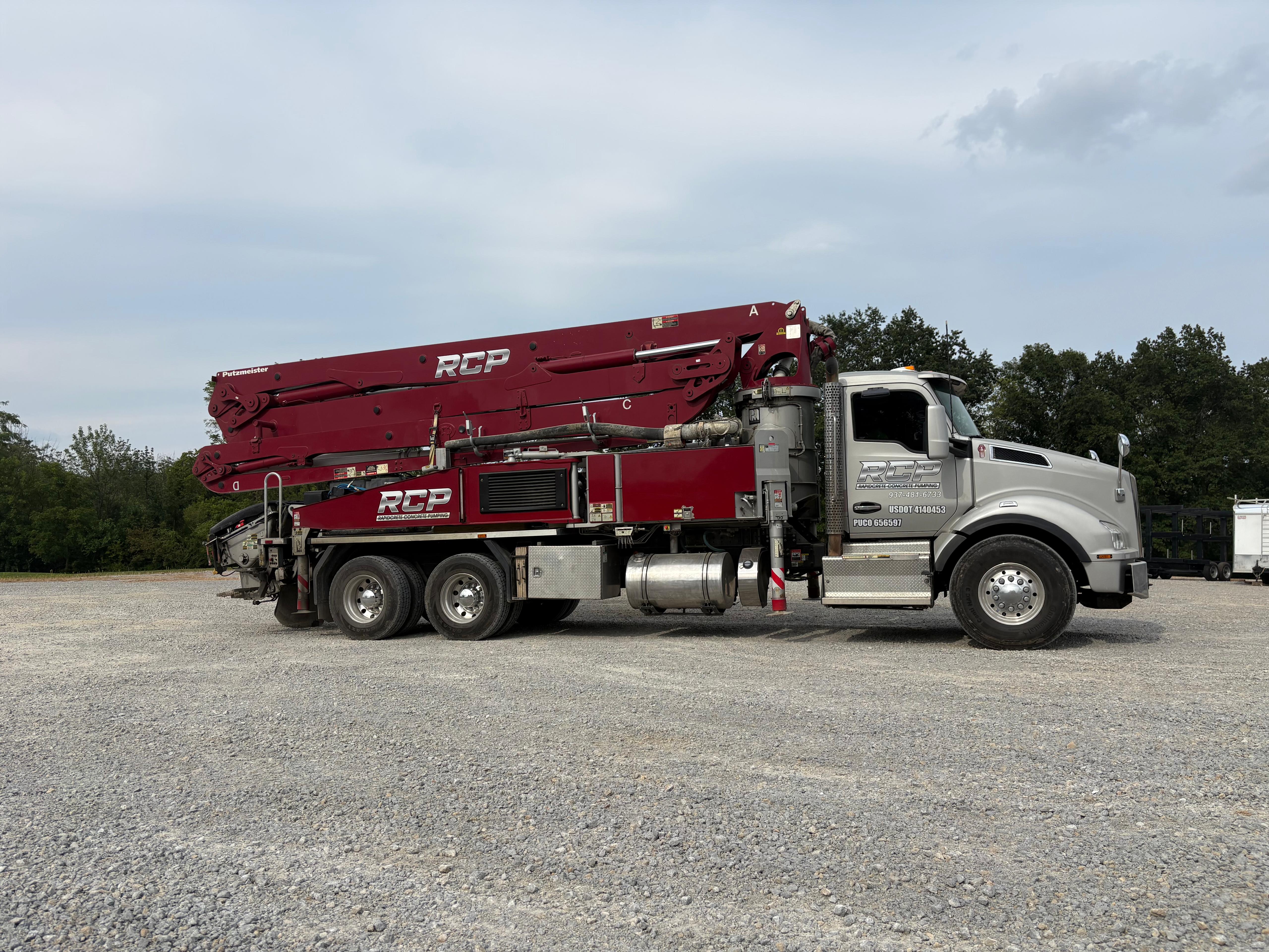 Red Rapid-Crete 36-meter boom pump